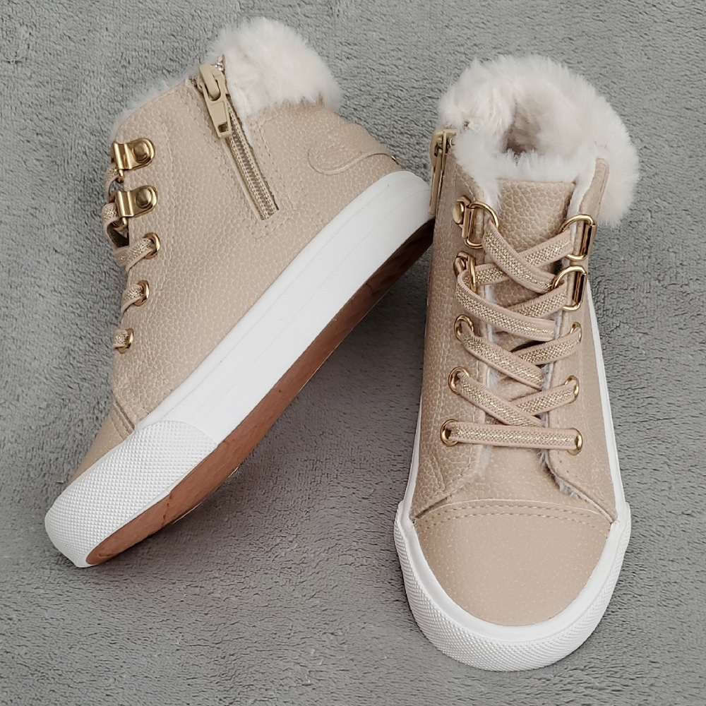 🆕️ CYNTHIA ROWLEY Tan Lace Up Faux Fur Lining High-Top Sneakers GIRLS SIZE: 9